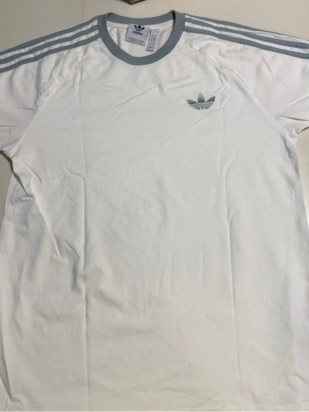adidas tshirt men size S